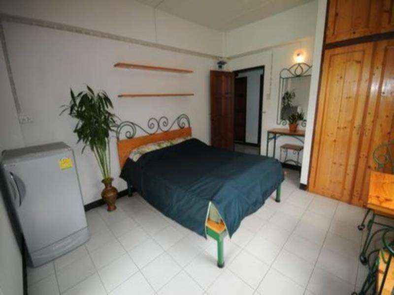 Baan Khun Mae Apartment Банкок Екстериор снимка