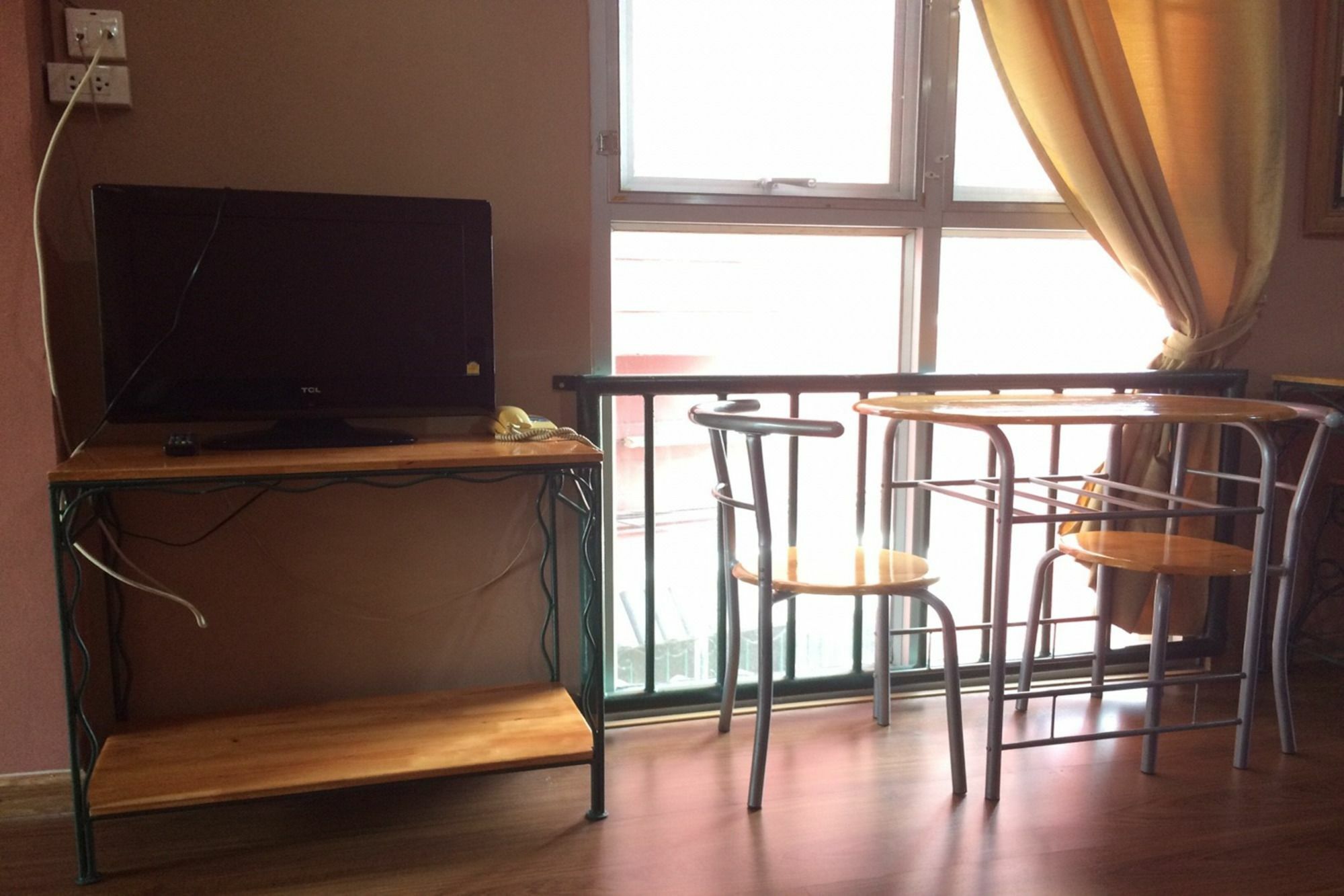 Baan Khun Mae Apartment Банкок Екстериор снимка