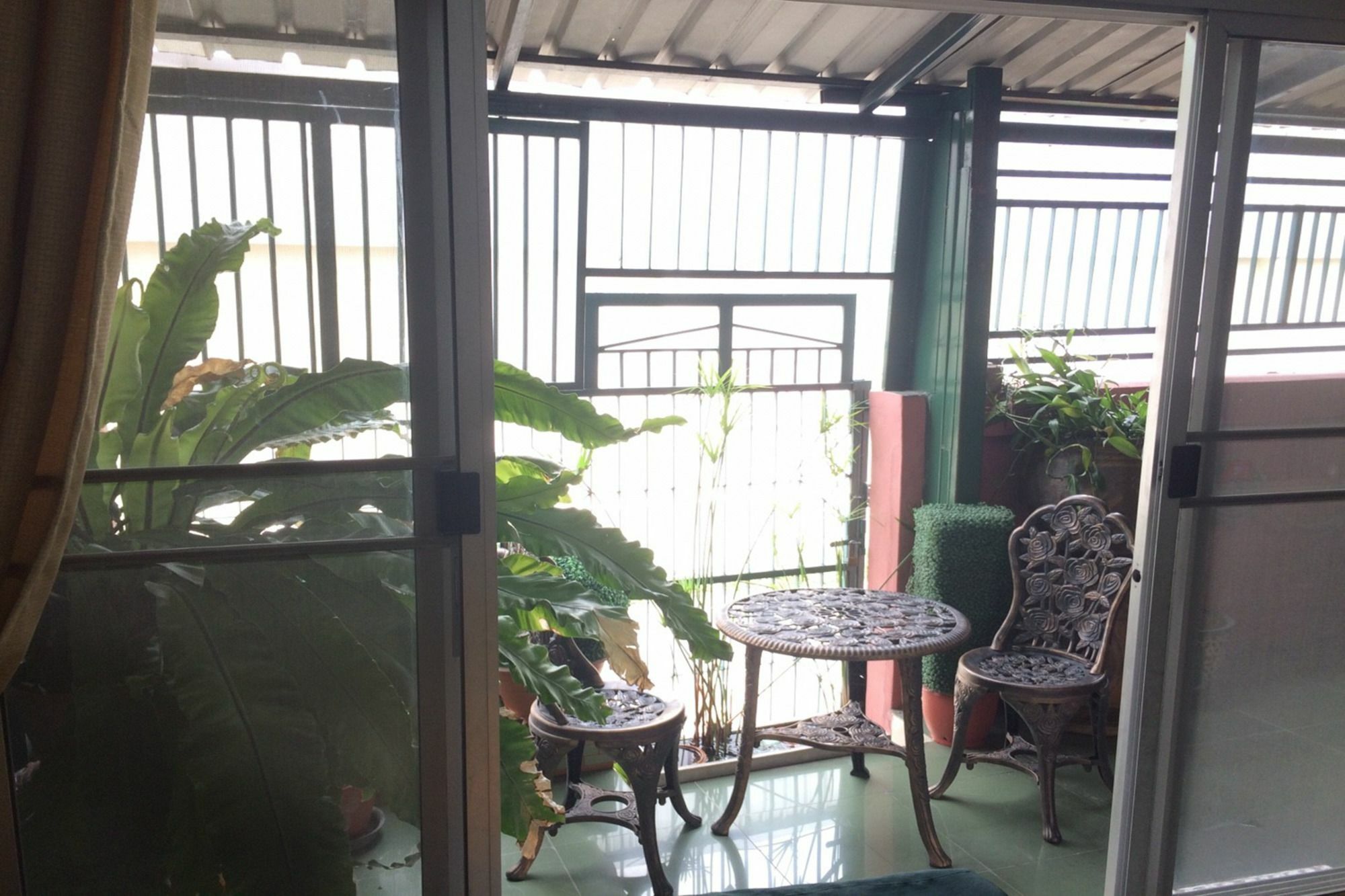 Baan Khun Mae Apartment Банкок Екстериор снимка