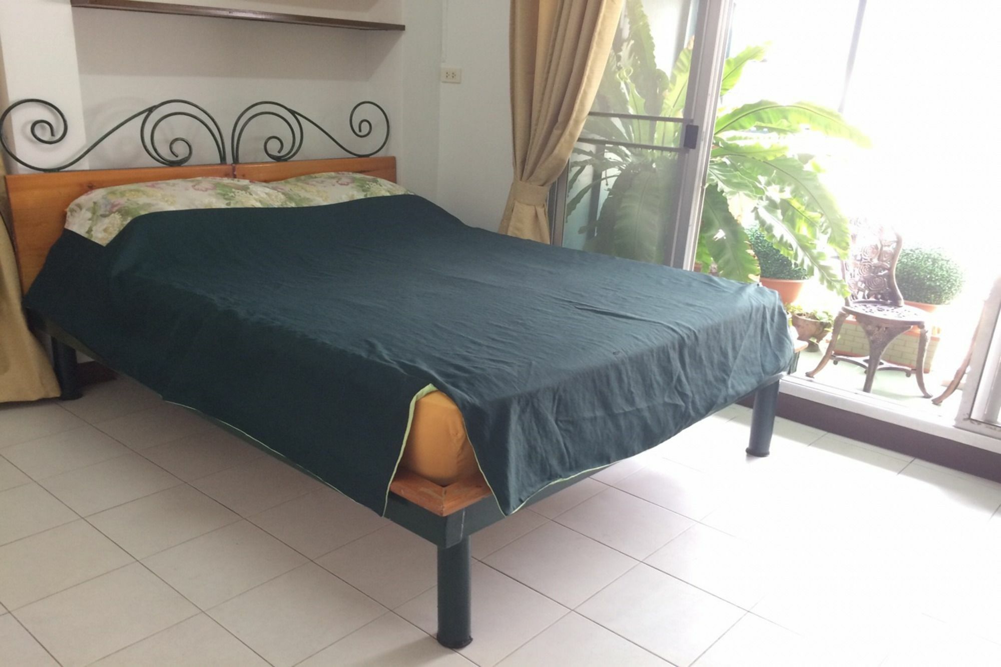 Baan Khun Mae Apartment Банкок Екстериор снимка