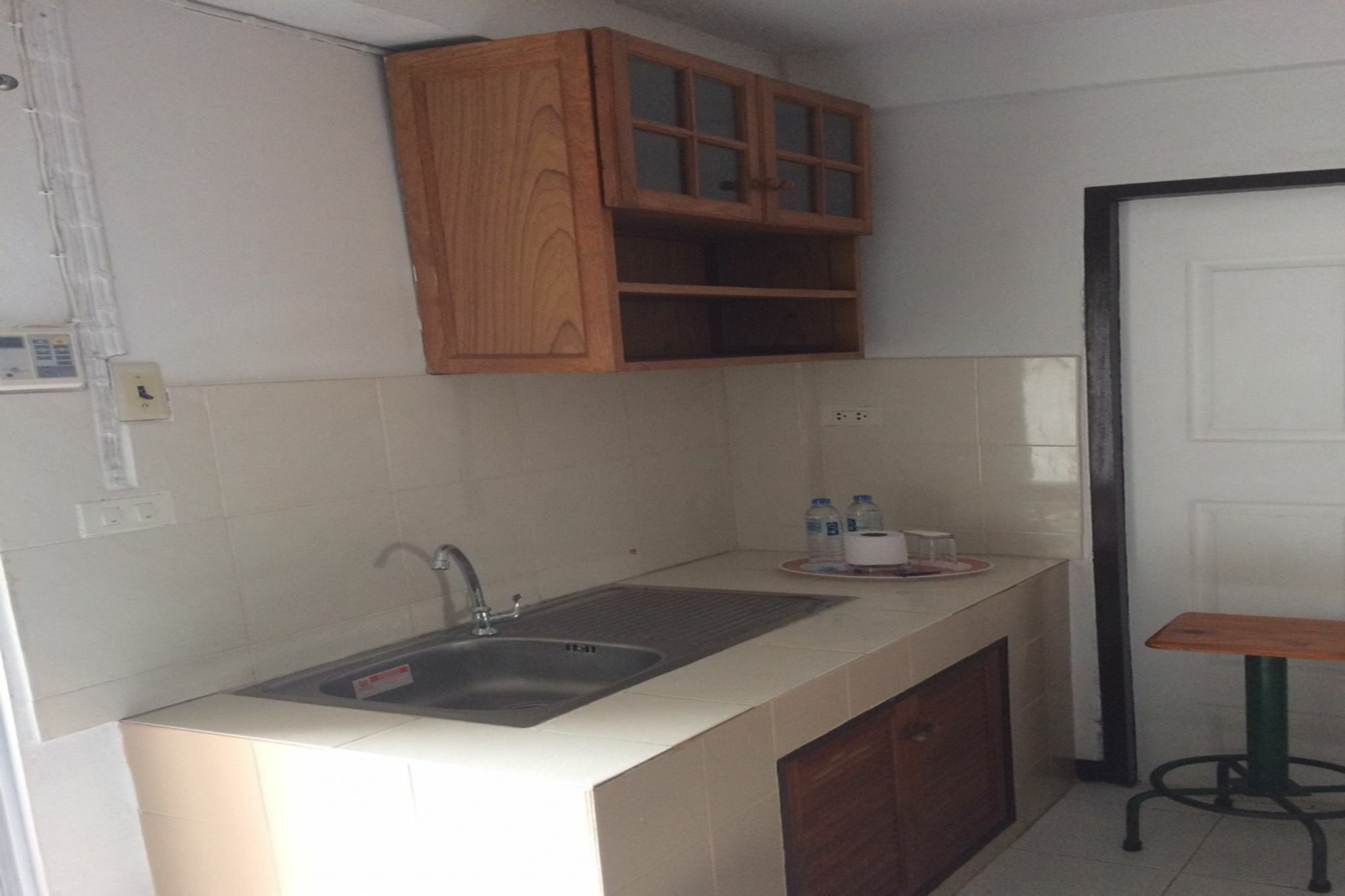 Baan Khun Mae Apartment Банкок Екстериор снимка