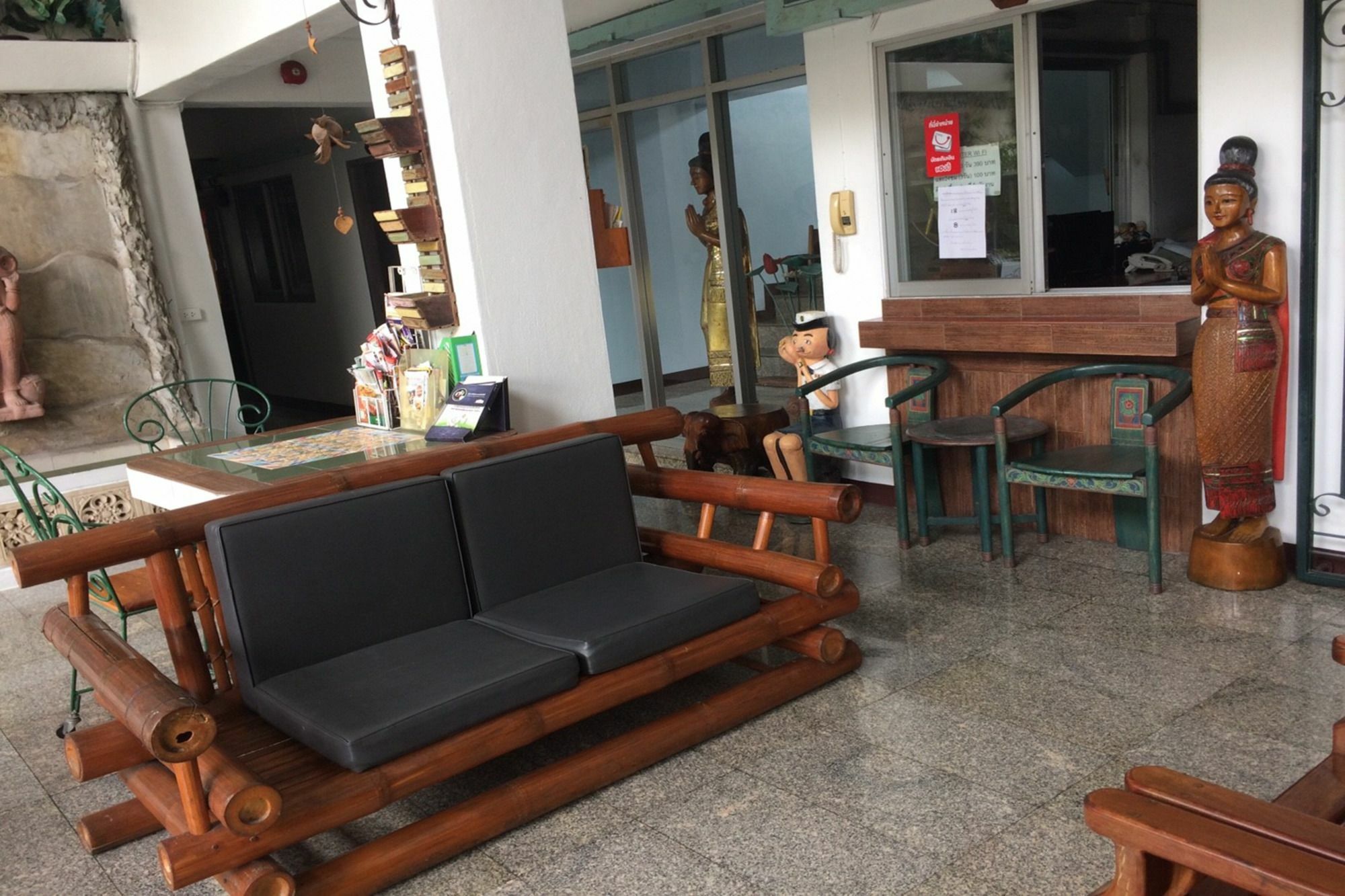 Baan Khun Mae Apartment Банкок Екстериор снимка